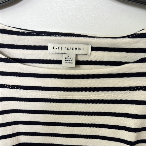 Black and White Striped Women's Top - Picture 2 of 4